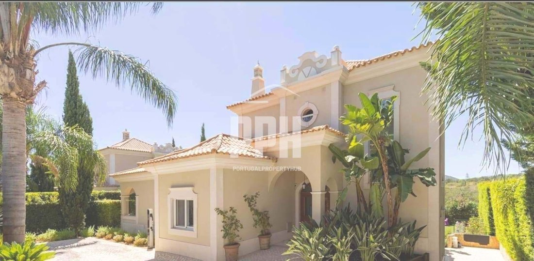4 Bedroom Independent House For Sale Almancil In Almancil, Algarve