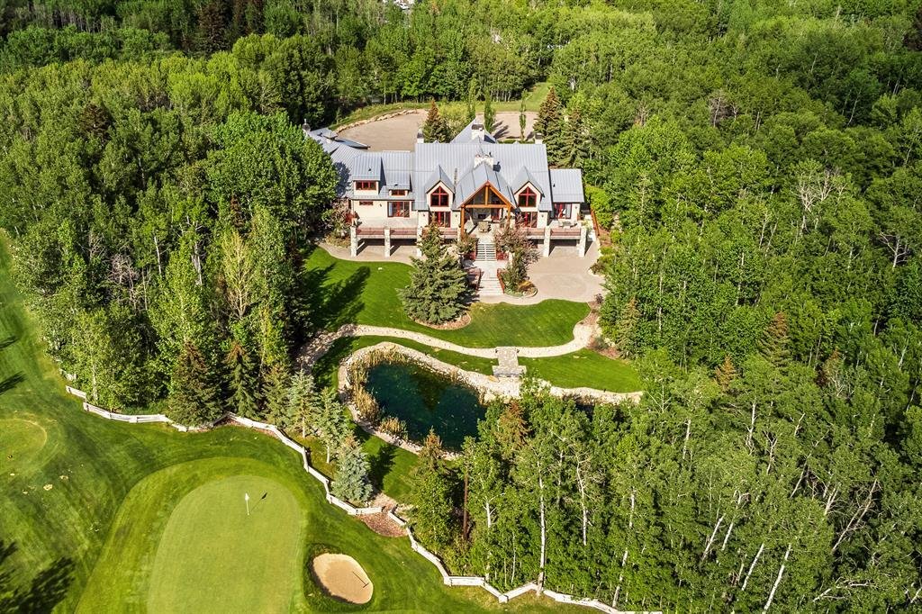Luxurious And Private Estate Home In Bearspaw In Calgary, Alberta
