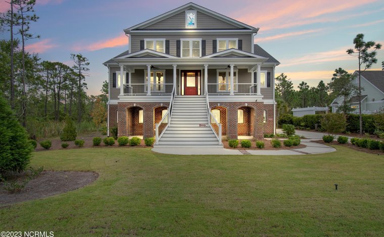 Luxury homes with private beach for sale in North Carolina United