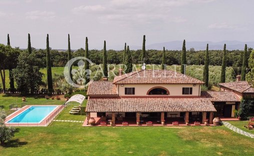 Luxury farm ranches for sale in Pucciarelli, Umbria, Italy | JamesEdition