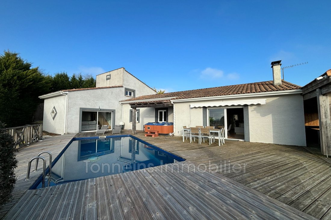 Villa in Vares, Nouvelle-Aquitaine, France 2 - 13774287