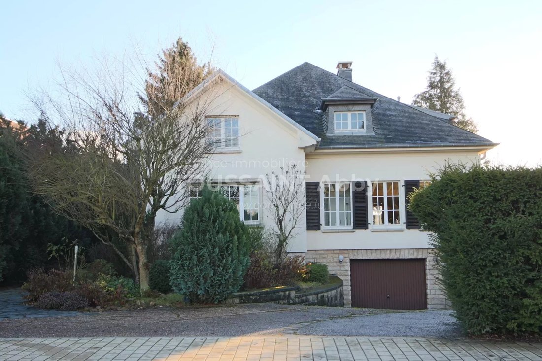 Spacious 5 Bedroom House In In Strassen, Luxembourg District