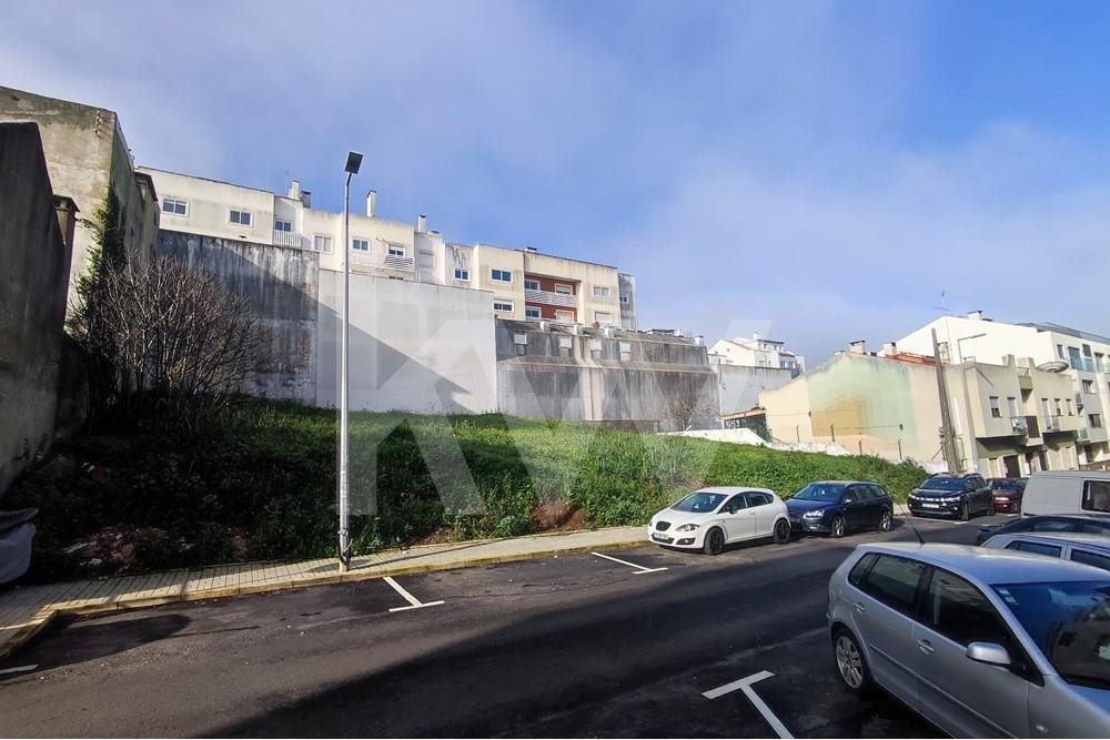 Land for sale in Amadora, Portugal — €569,500