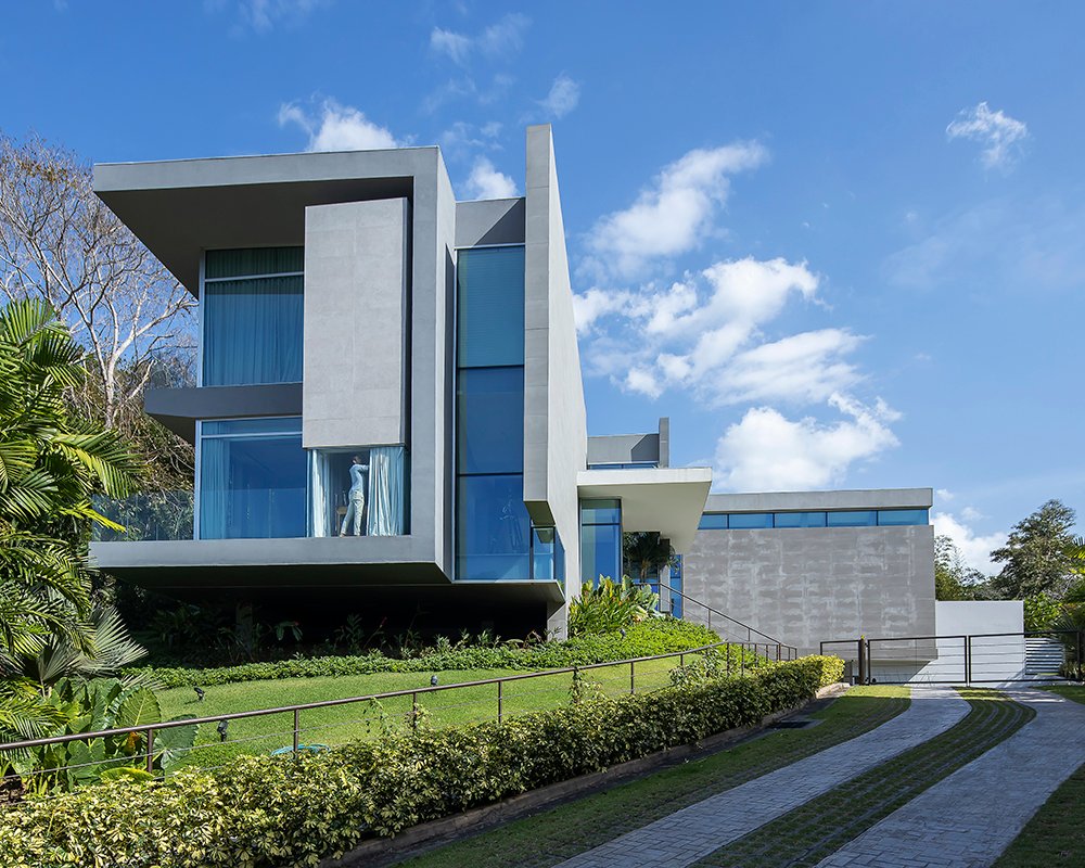 Modern villa with luxury finishes and beautiful views in panama city