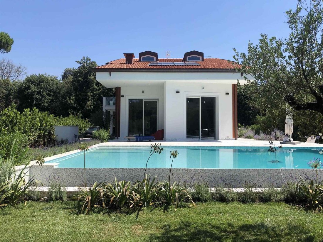 Villa in Tonfano, Pietrasanta, Italy 4 - 13784377