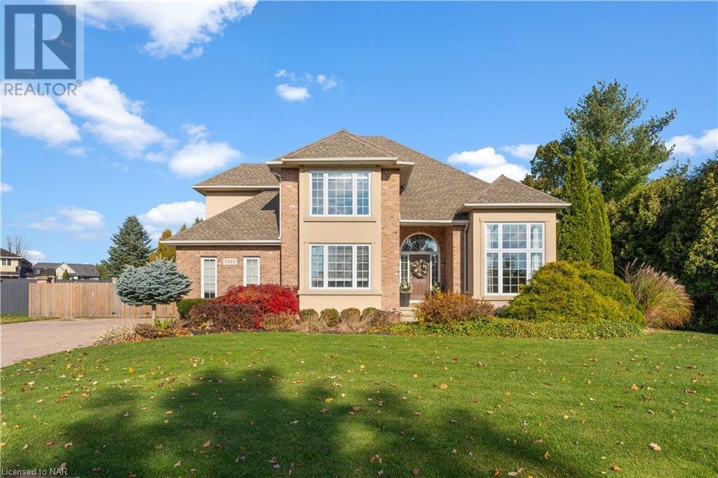 Executive Home In Prestigious Mount Carmel In Niagara Falls, Ontario
