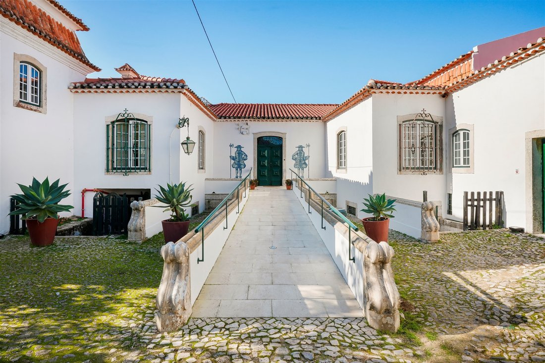 Farm Ranch in Carcavelos e Parede, Lisbon, Portugal 1 - 13783744