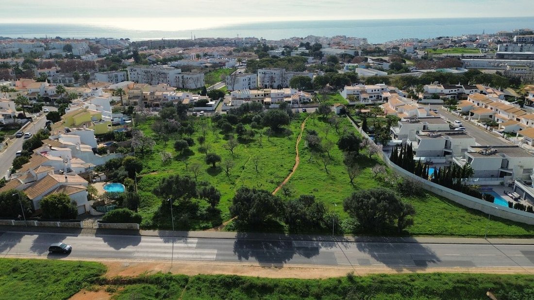 Land in Praia dos Pescadores, Olhos de Agua, Portugal 1 - 13785339