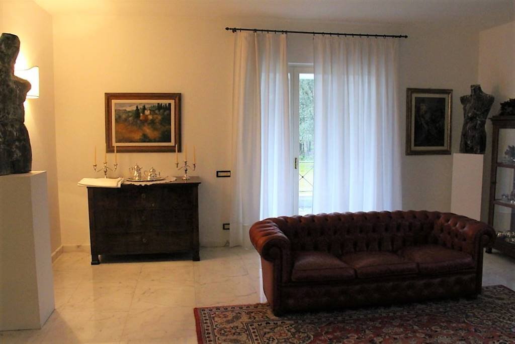 Villa in Ronchi, Massa, Italy 4 - 13784395