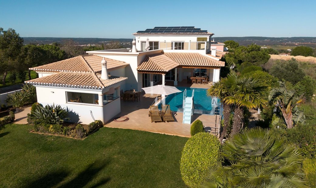 Luxurious And Elegant Villa For Sale In Praia Da Luz, In Luz, Algarve