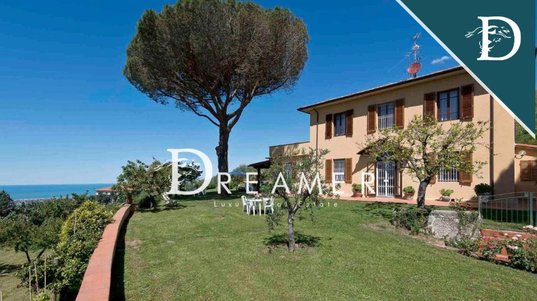 Villa in Massarosa, Tuscany, Italy 2 - 13789090