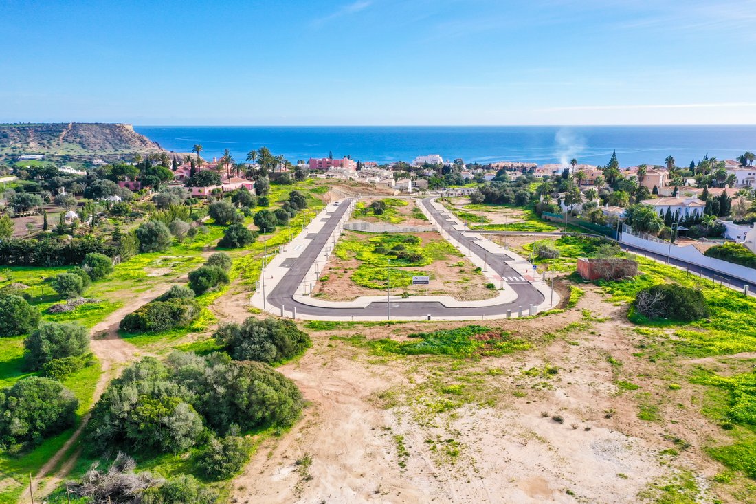 Land in Praia da Luz, Algarve, Portugal 2 - 13789642
