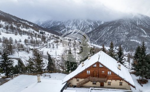 Chalet en Sestriere, Piamonte, Italia 1