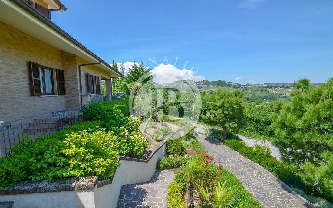 Villa in Acquaviva Picena, Marche, Italy 4 - 13790786