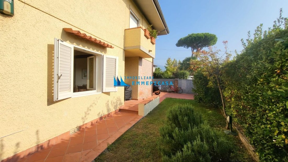 Country House in Center, Forte dei Marmi, Tuscany 1 - 13790581