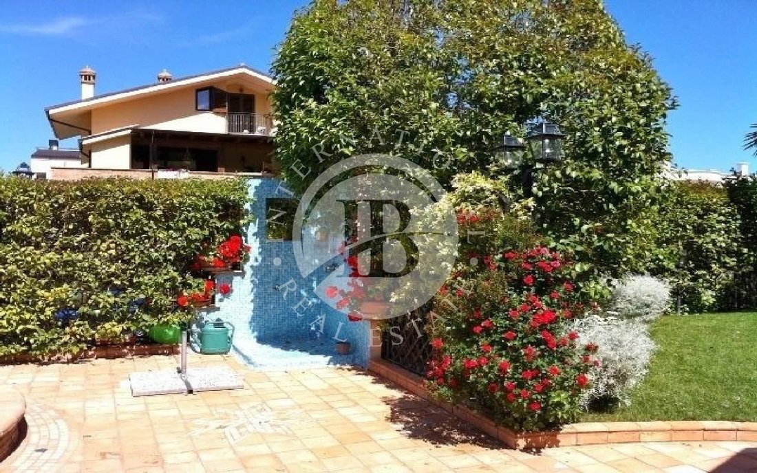 Apartment in Center, Teramo, Abruzzo 2 - 13790780