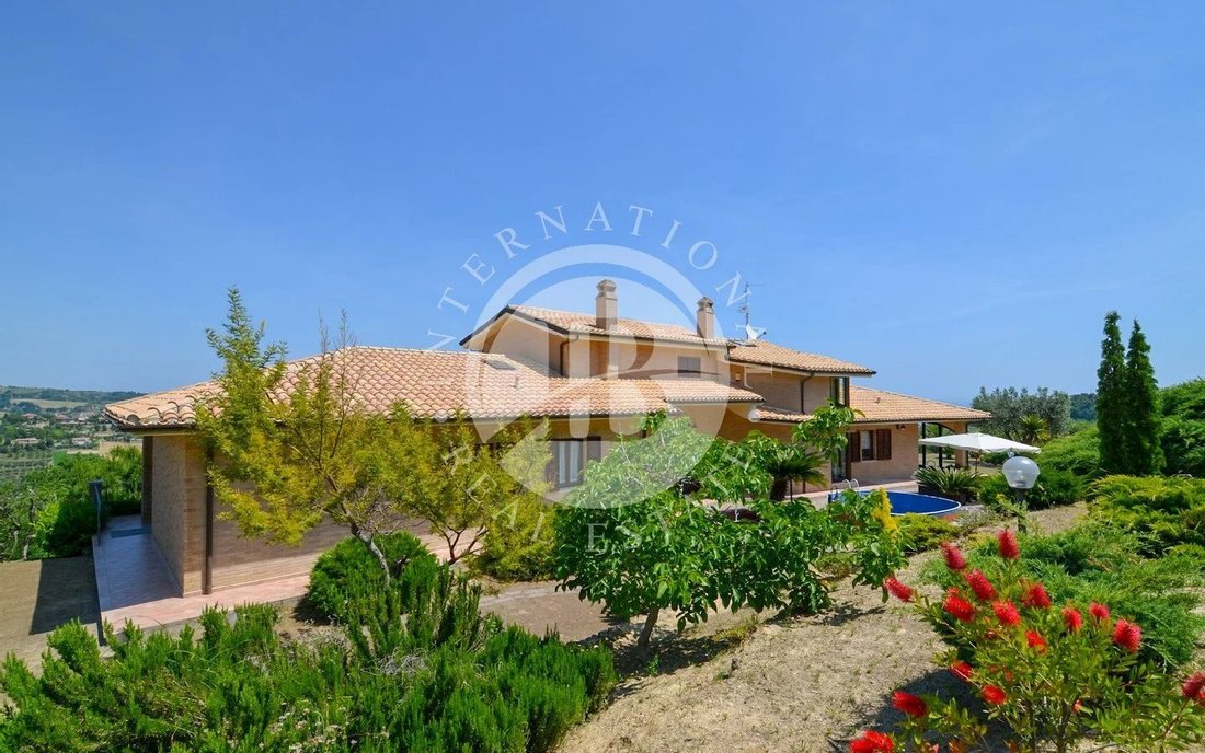 Villa in Acquaviva Picena, Marche, Italy 5 - 13790786