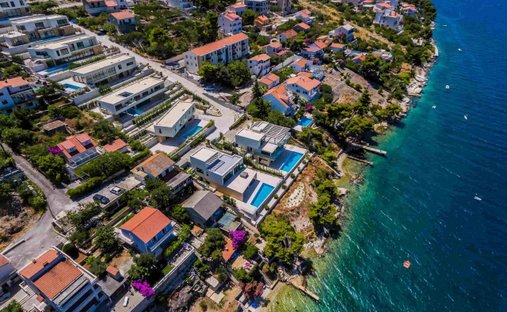 Villa in Okrug Gornji, Split-Dalmatia County, Croatia 1
