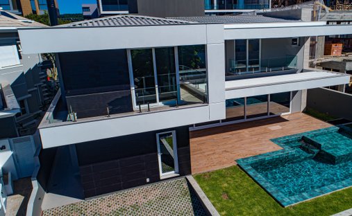 House in Jurerê Internacional, State of Santa Catarina, Brazil 1