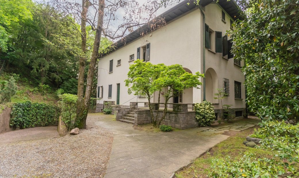 Wonderful Villa In The Heart Of Varese With Private In Varese, Lombardy