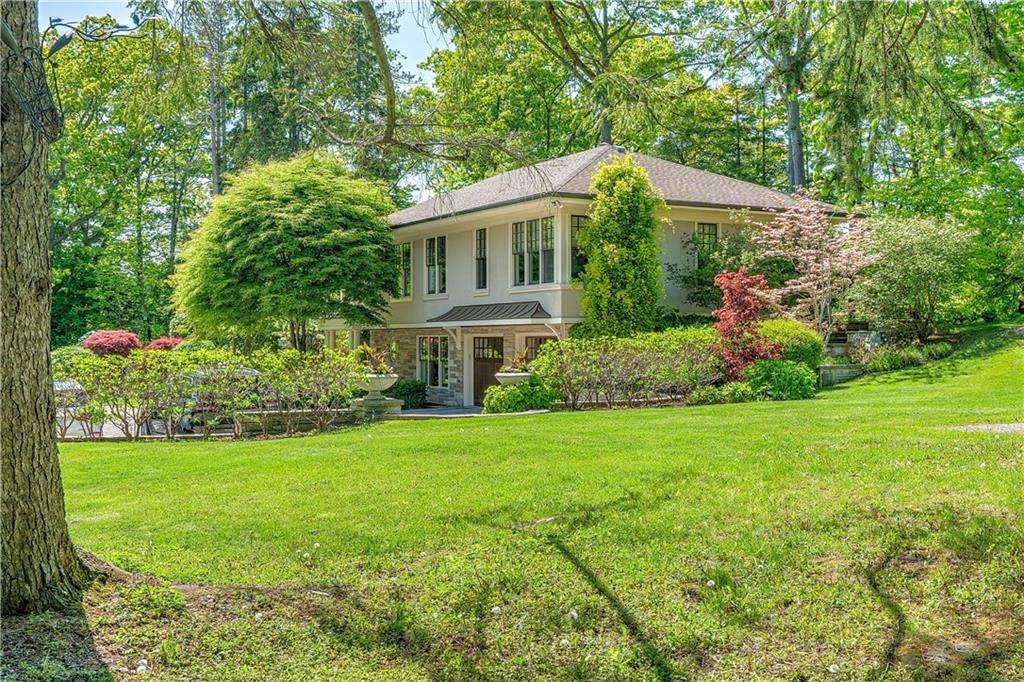 House in Hamilton, Ontario, Canada 5 - 13792736