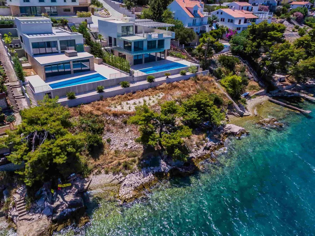 Villa in Okrug Gornji, Split-Dalmatia County, Croatia 1 - 13792059