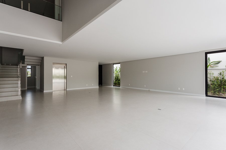 House in Jurerê Internacional, State of Santa Catarina, Brazil 2 - 13792946