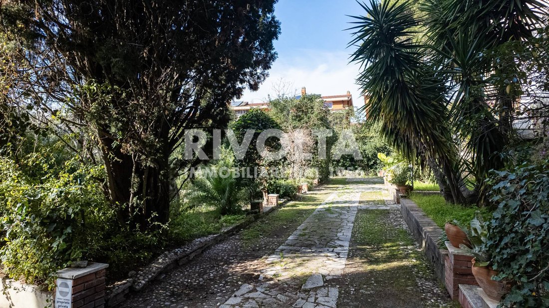 Apartment in Infernetto, Rome, Lazio 3 - 13796404