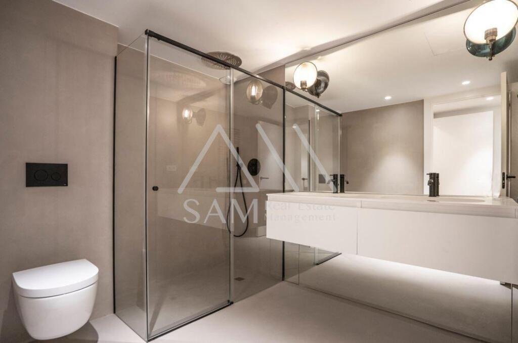 Apartment in Ciutat Vella, Barcelona, Spain 5 - 13647324