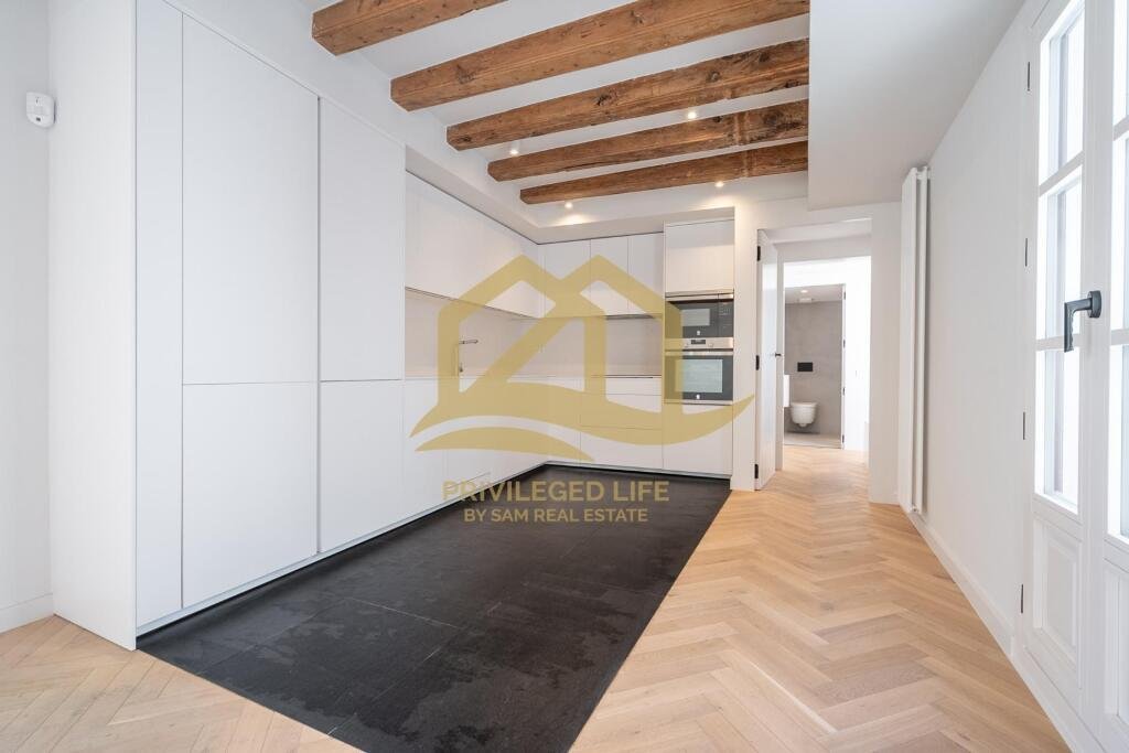 Apartment in Ciutat Vella, Barcelona, Spain 5 - 13647342
