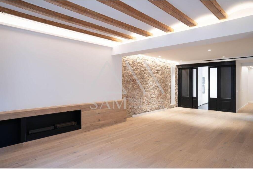 Apartment in Ciutat Vella, Barcelona, Spain 4 - 13647328