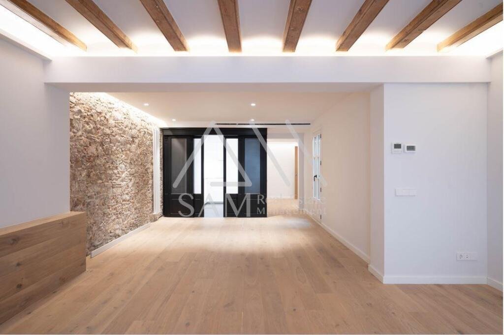 Apartment in Ciutat Vella, Barcelona, Spain 3 - 13647328