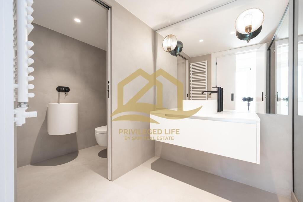 Apartment in Ciutat Vella, Barcelona, Spain 4 - 13647342