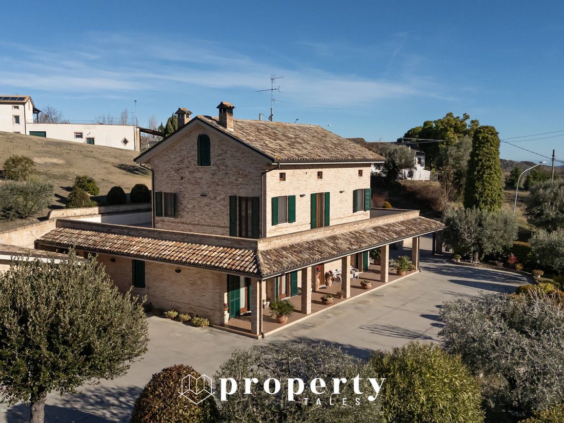 Villa in Montegiorgio, Marche, Italy 2 - 13803871