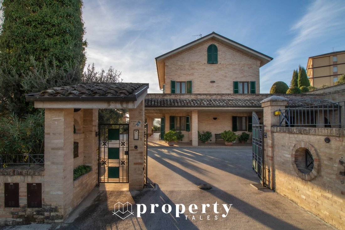 Villa in Montegiorgio, Marche, Italy 1 - 13803871
