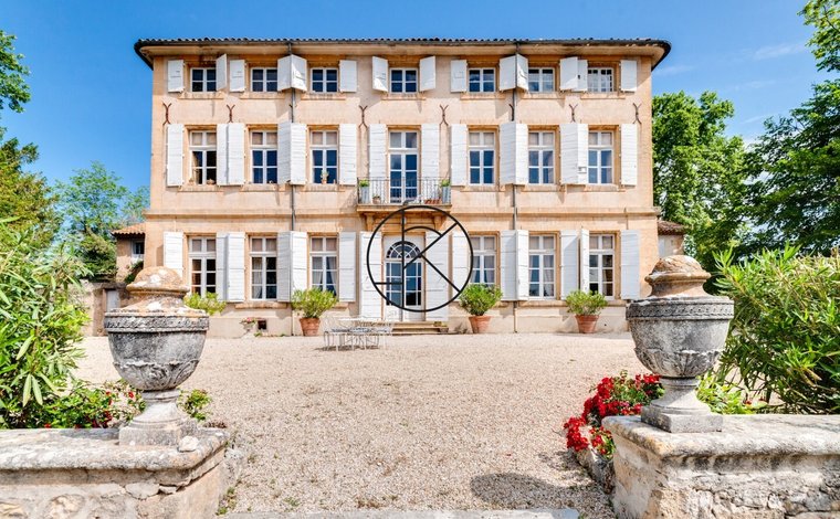 Luxury equestrian homes for sale in Beaumont du Ventoux Provence