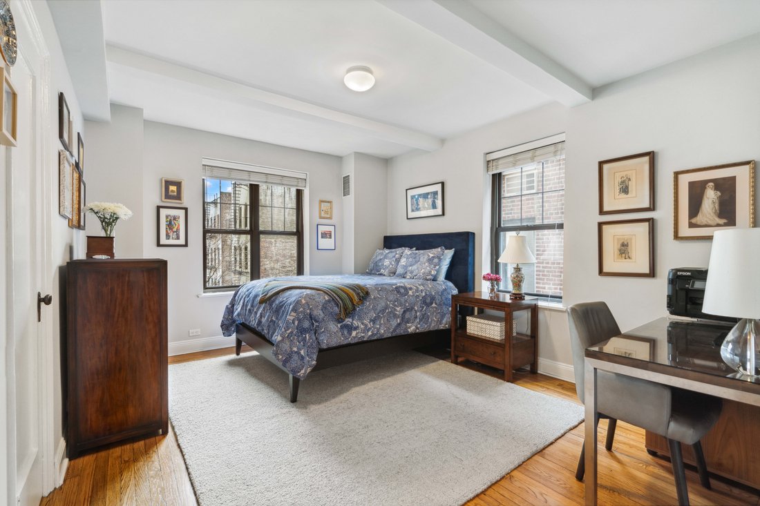 Charming Prewar 1 Bedroom In New York, New York, United States For Sale