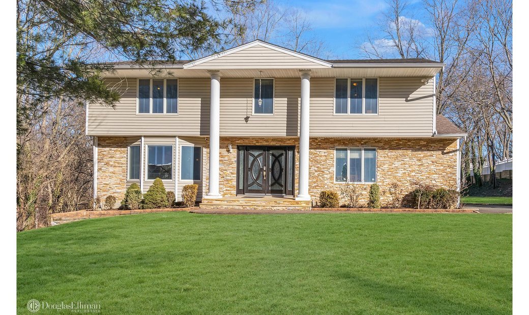 House Muttontown In Syosset, New York, United States For Sale (13801751)