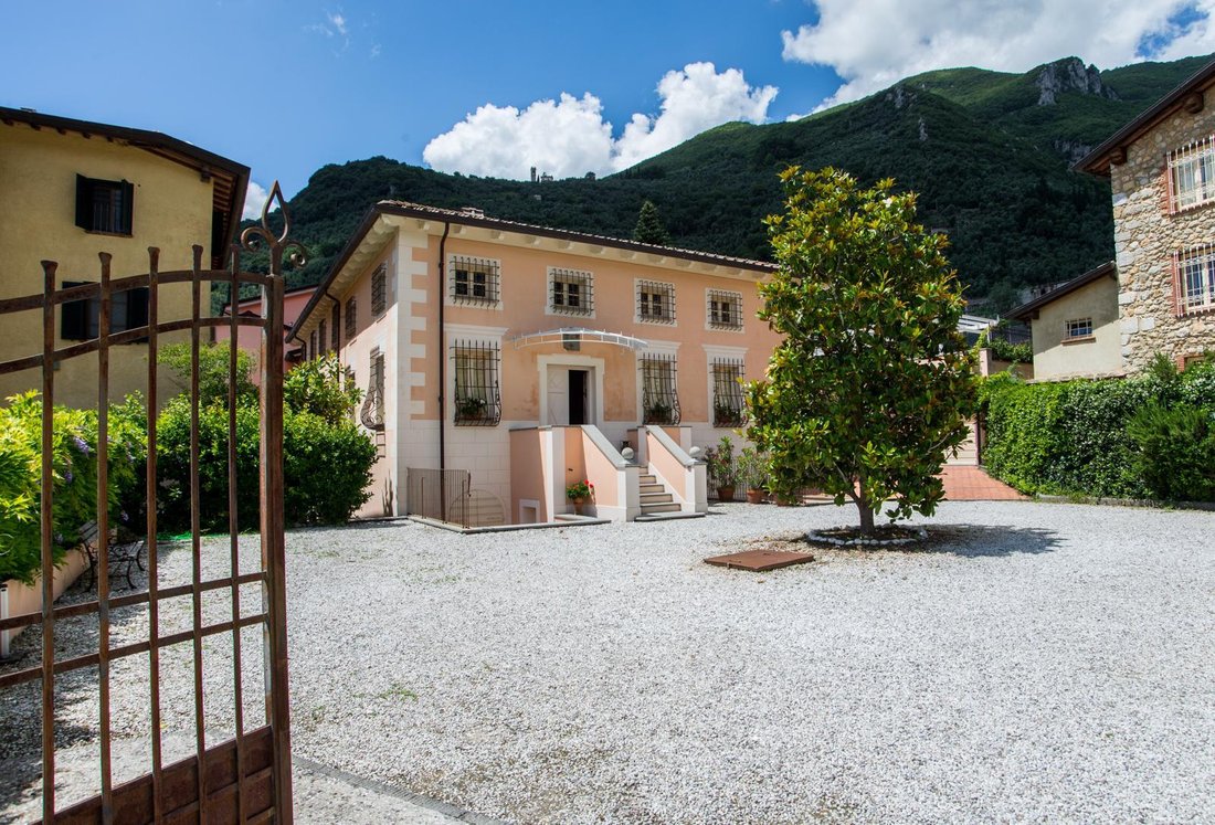 Villa in Camaiore, Tuscany, Italy 2 - 13801055
