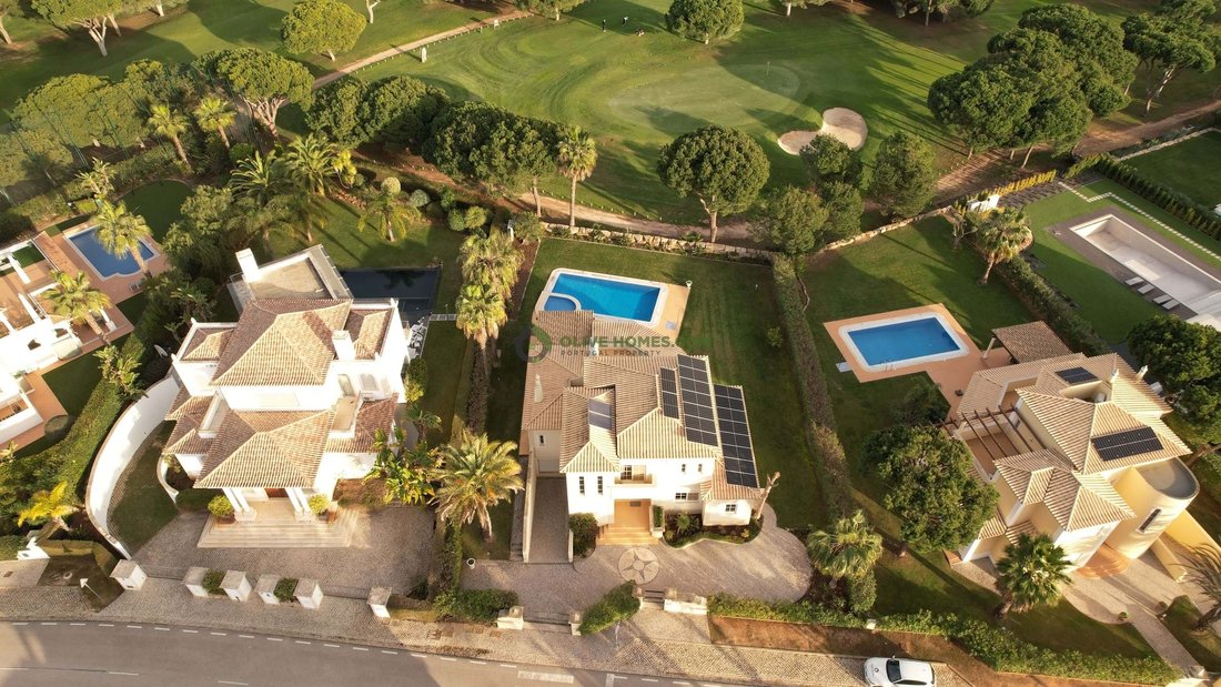 Villa in Vilamoura, Quarteira, Algarve 1 - 13801572