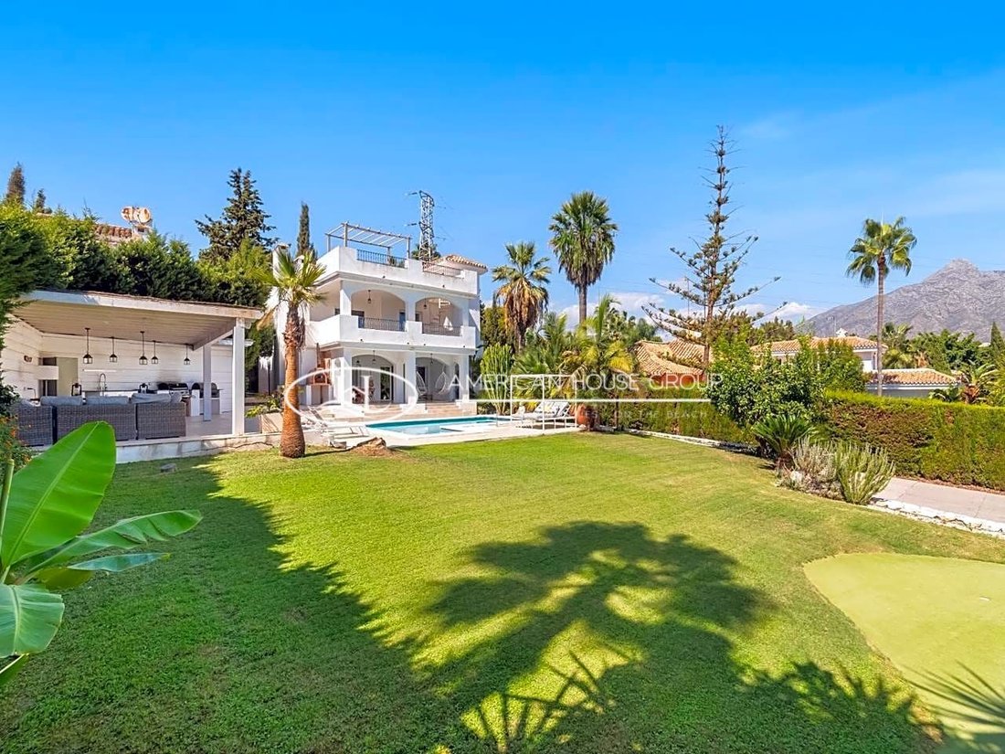 Villa in Nueva Andalucia, Marbella, Spain 2 - 13805733