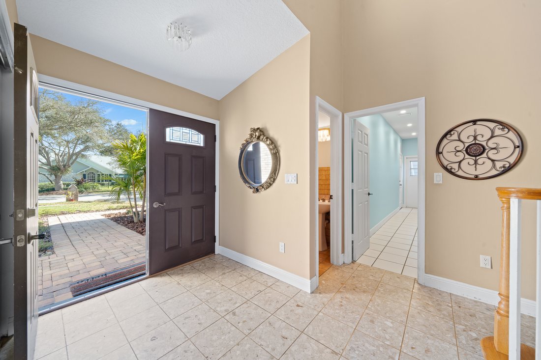 5 Bedrooms Single Family Detached In Indialantic, Florida, United