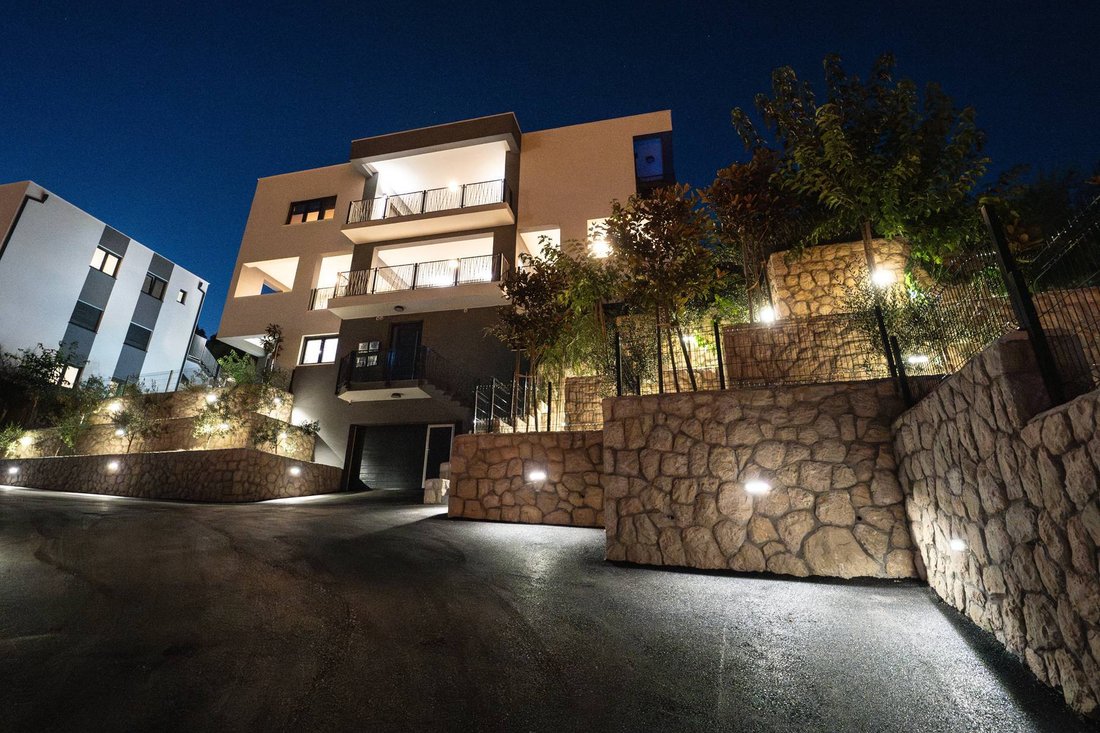 Apartment in Gradska cetvrt Subicevac, Sibenik, Sibenik-Knin County 2 - 13811249