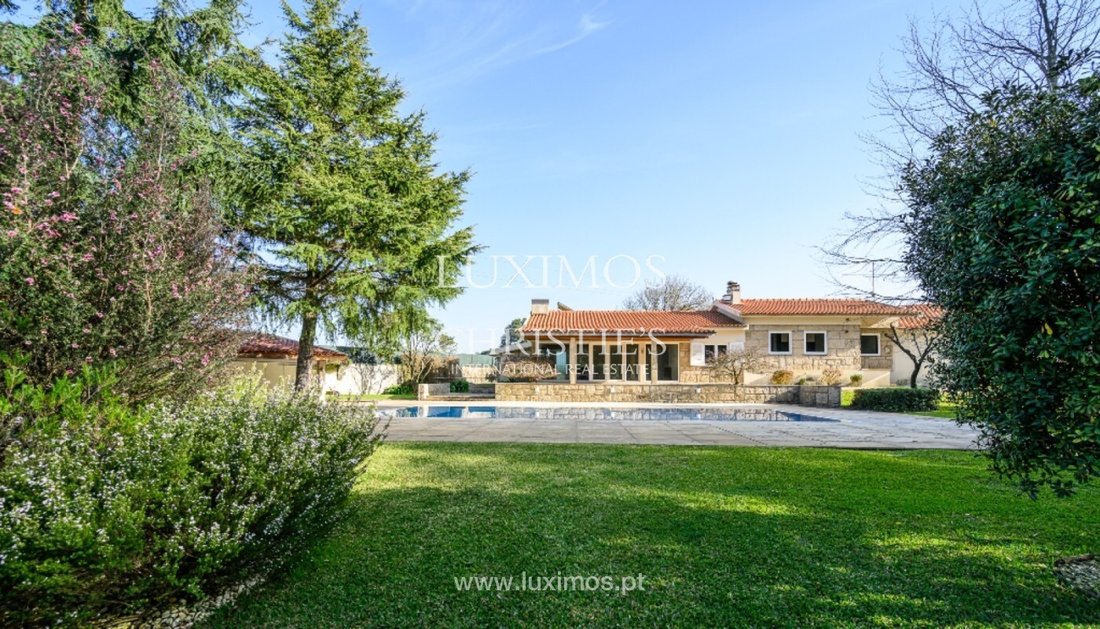 Villa in Vilar e Mosteiro, Porto District, Portugal 1 - 13807031