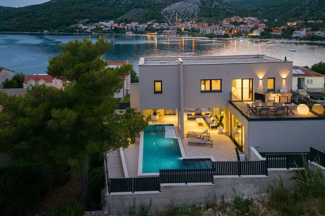 Villa in Seget Vranjica, Split-Dalmatia County, Croatia 3 - 13811678