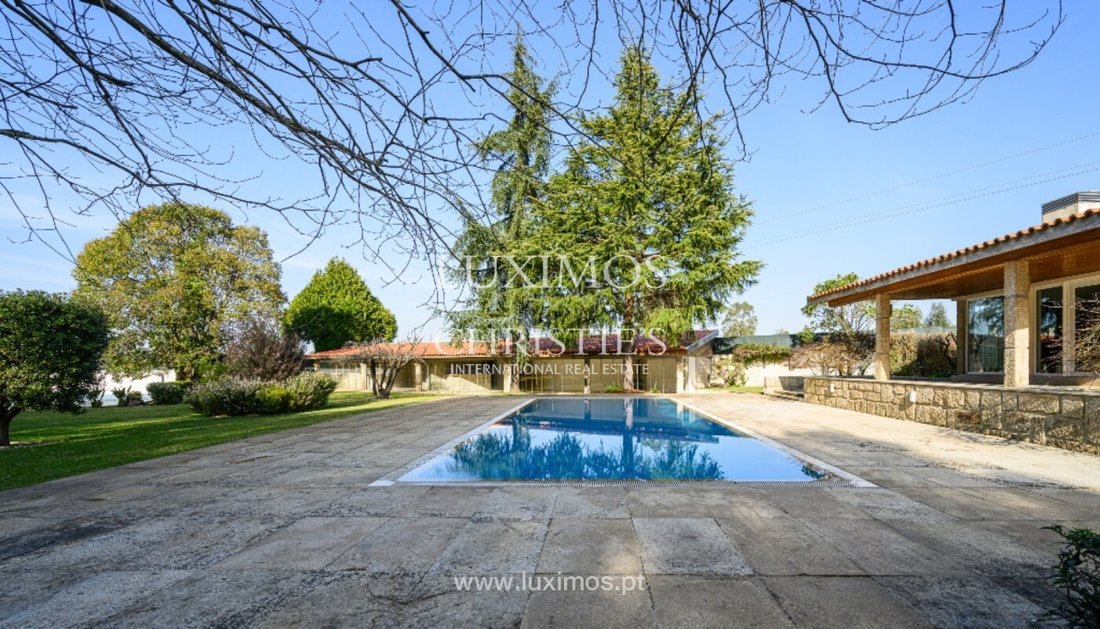Villa in Vilar e Mosteiro, Porto District, Portugal 2 - 13807031