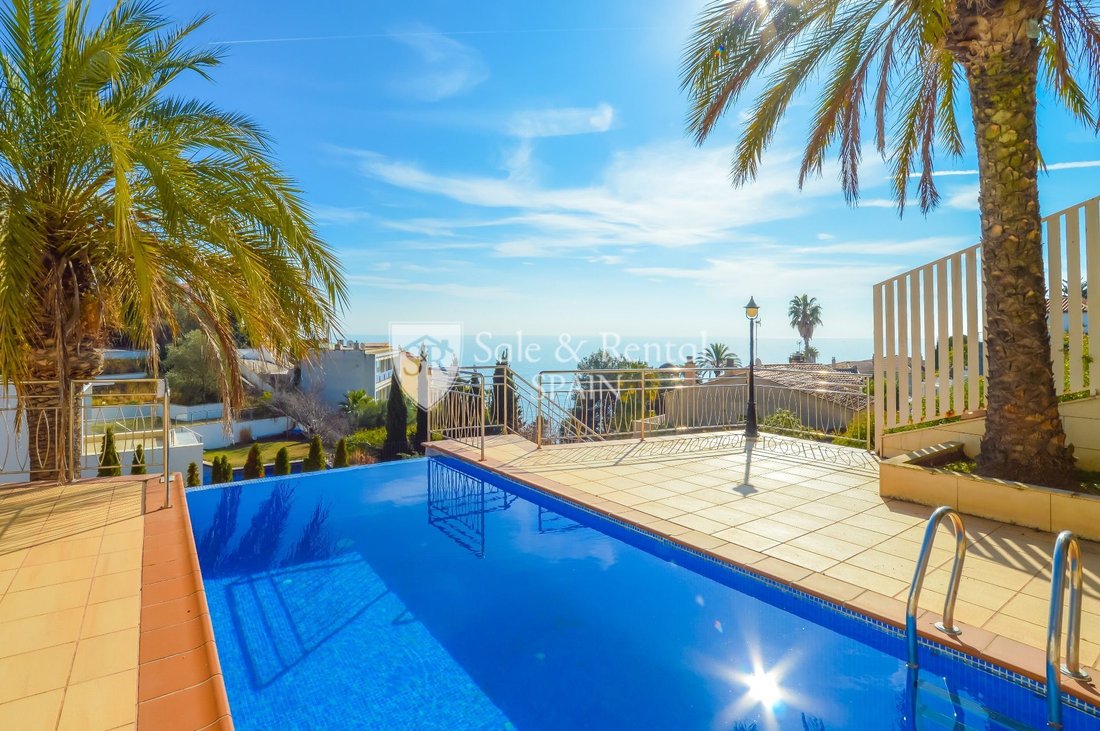 Chalet in Lloret de Mar, Catalonia, Spain 1 - 13807609