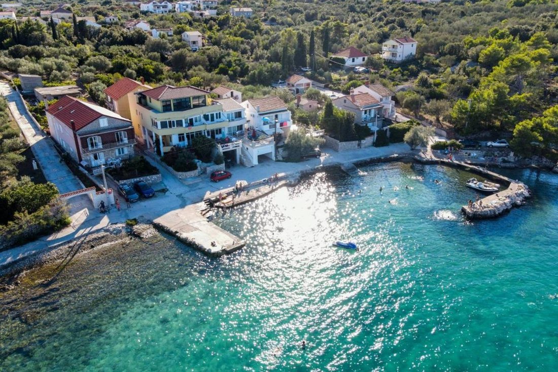 Villa in Opcina Kukljica, Zadar County, Croatia 1 - 13812137