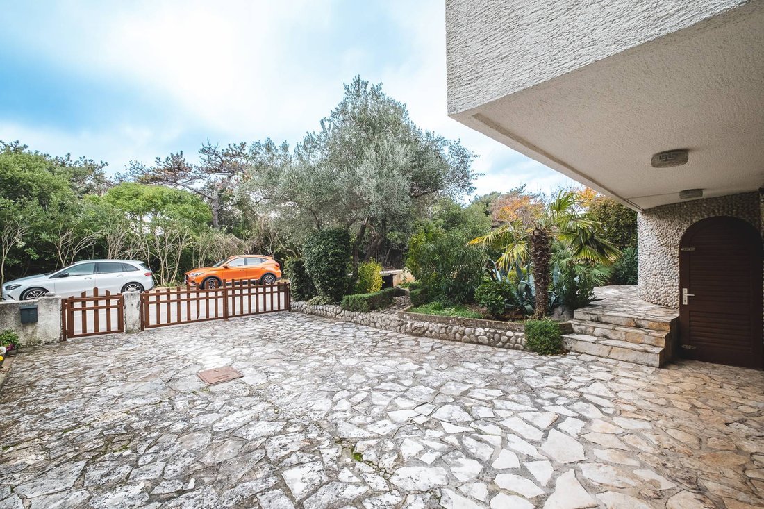 Villa in Krk, Primorje-Gorski Kotar County, Croatia 4 - 13810659
