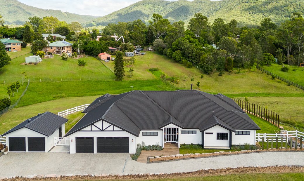 A Modern Inspiration With Scenic Rural In Samford Valley, Queensland, Australia For Sale (13808273)